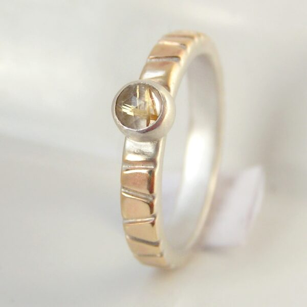 Lines in Gold – 3 mm 9ct Yellow Gold with Rutilated Quartz