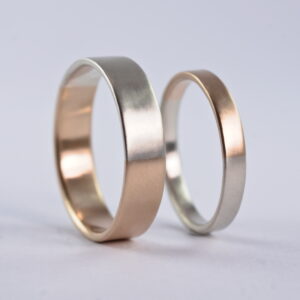 Golden Ratio - Set 5 mm and 3mm 9k Yellow + White Gold: Wedding bands made of 9k yellow gold and 9k white gold in golden ratio. Perfect rings for math lovers, geeks, scientists or artists.