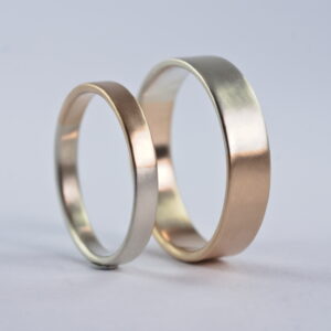 Golden Ratio - Set 5 mm and 3mm 9k Yellow + White Gold: Wedding bands made of 9k yellow gold and 9k white gold in golden ratio. Perfect rings for math lovers, geeks, scientists or artists.