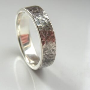 Rock Texture Ring: Unisex ring or men's band decorated with rock resembling hammered texture.