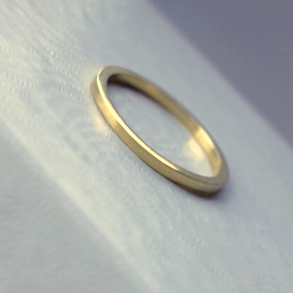 Thin 18k Yellow Gold Wedding Band - Simple dainty yellow gold wedding ring made of solid 18k yellow gold, shiny finished.